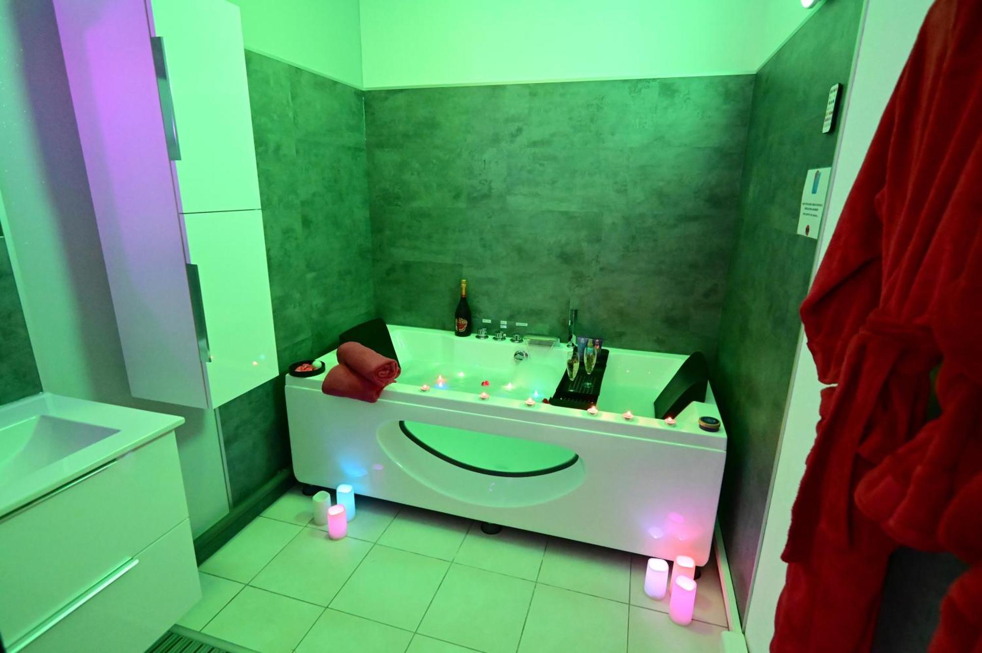 Love Room A Deux Pas De L'Ocean Avec Hammam, Sauna Et Bain A 2 :-) Бискарос Екстериор снимка