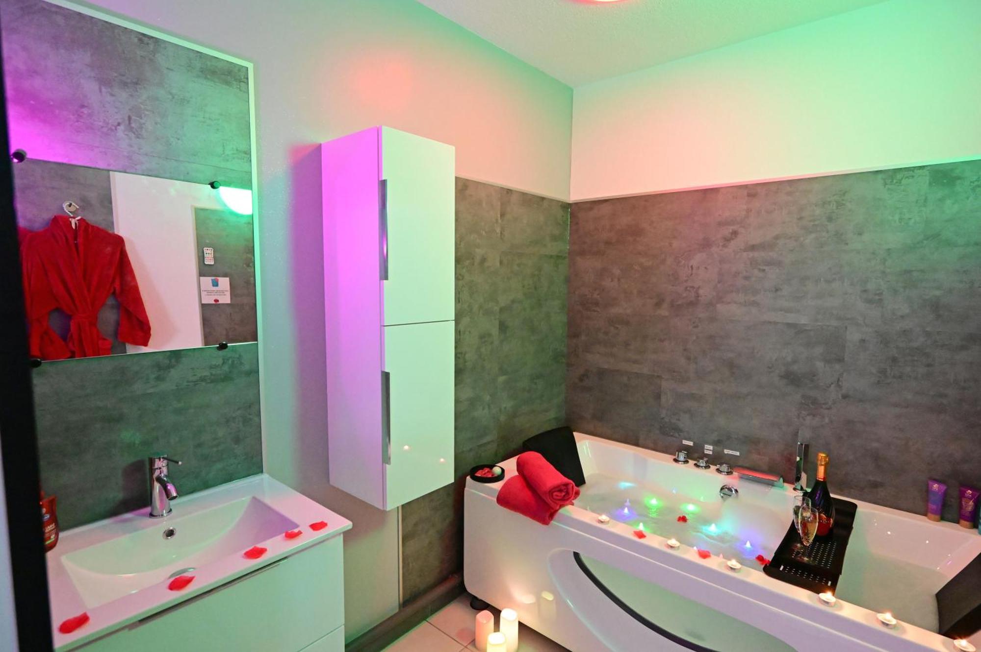 Love Room A Deux Pas De L'Ocean Avec Hammam, Sauna Et Bain A 2 :-) Бискарос Екстериор снимка