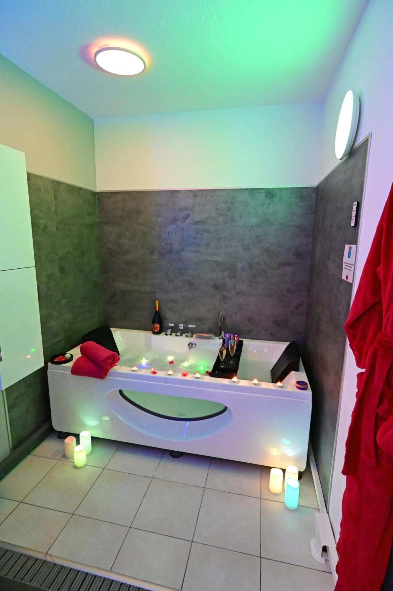 Love Room A Deux Pas De L'Ocean Avec Hammam, Sauna Et Bain A 2 :-) Бискарос Екстериор снимка